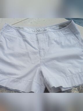Dockers Women’s OffWhite/Iight tan Casual Chino Shorts.